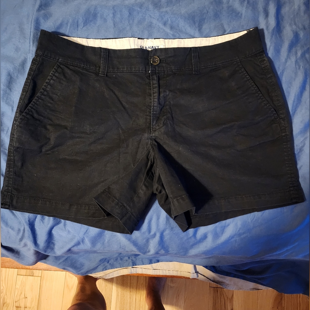 Old Navy black Chino shorts